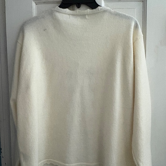 Simple Retro Ecru Embroidered Flowers Sweater, Size M - Picture 5 of 7